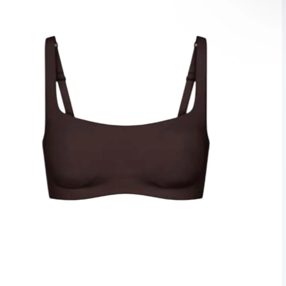 Skims Naked Scoop bra - Picture 6 of 6